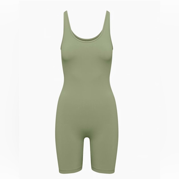 ARITZIA (TNA life) Shake-it Romper: NEW WITH TAGS (never worn) - Picture 1 of 8
